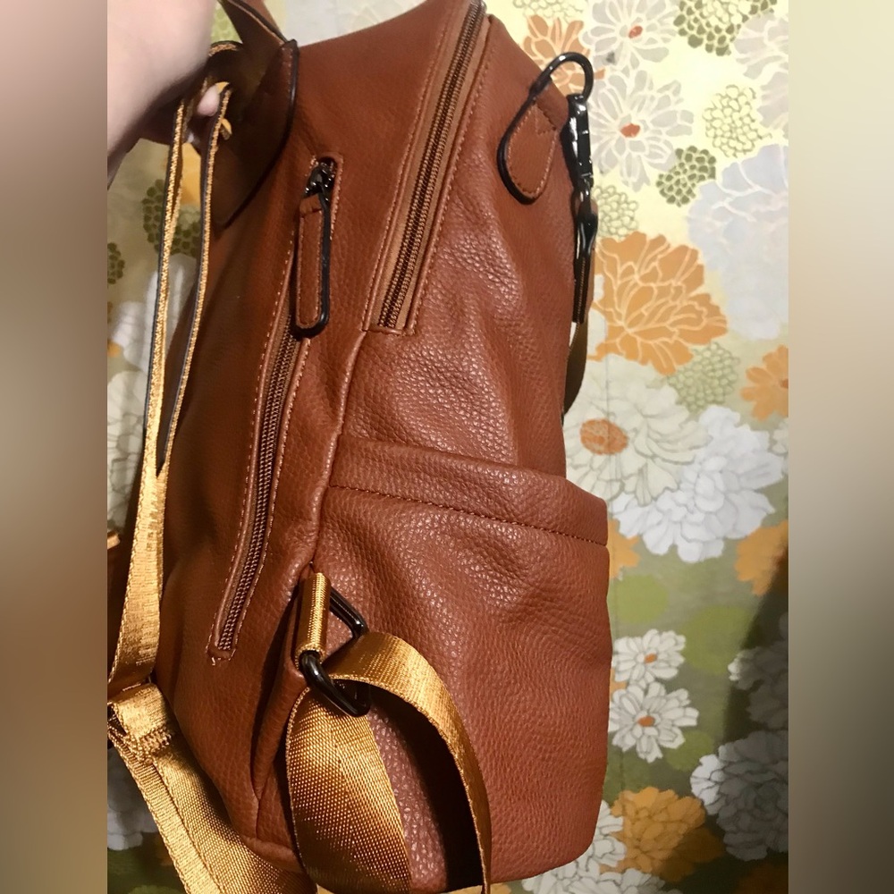 Leopard Print Backpack Purse
NEW - Picture 3 of 10
